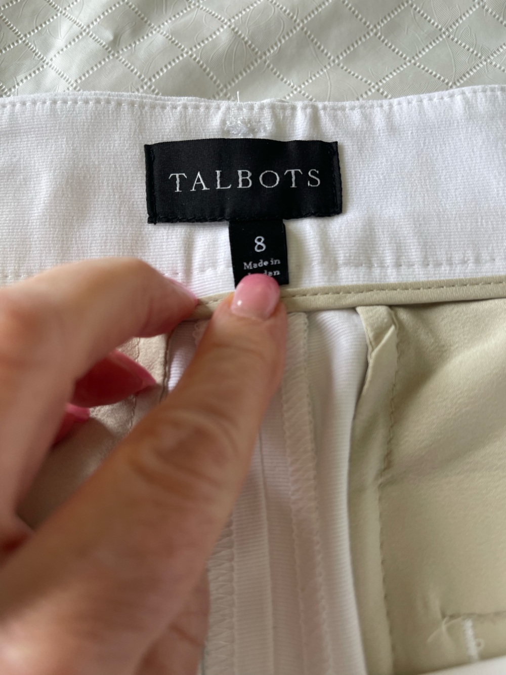 TALBOTS White Scallop Hem Shorts - Picture 6 of 7